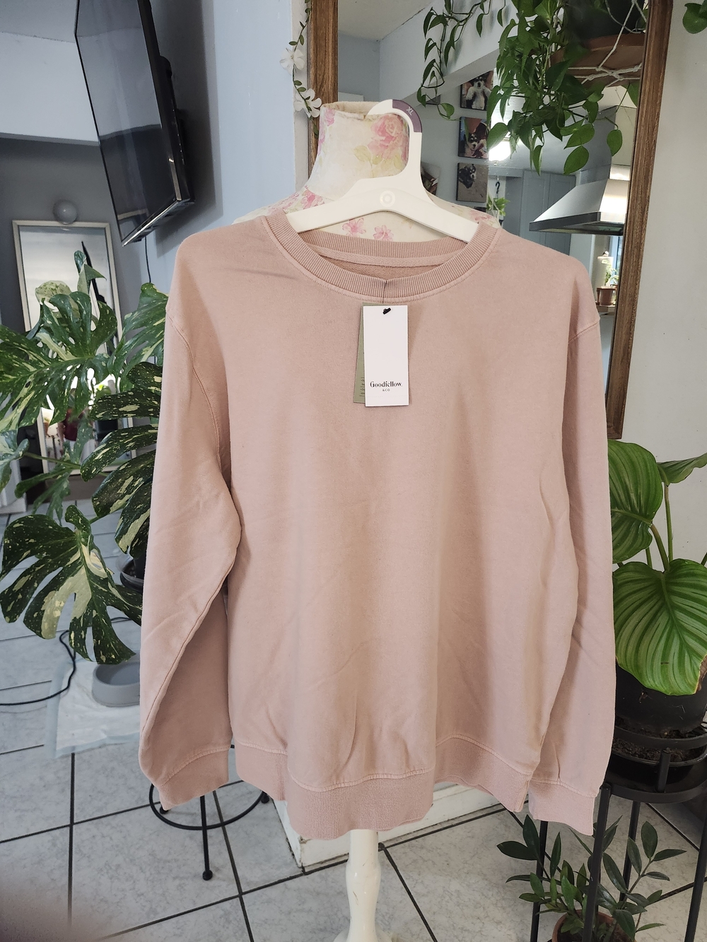 Goodfellow & Co Men's Crewneck Sweatshirt in Dusty Pink